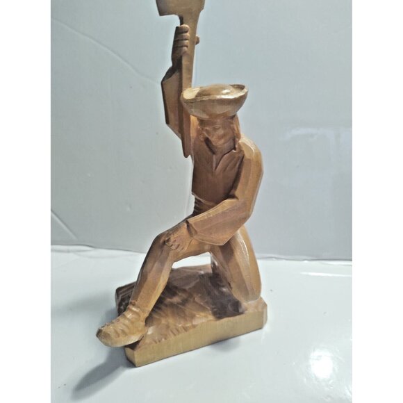 Vintage Quebec Folk Art Wood Carving 9" 1960's Pioneer with Axe - Picture 2 of 8